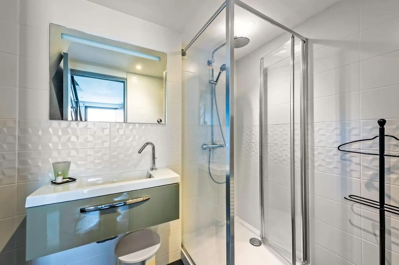 Studio Vue Mer 15M De La Plage Plobannalec